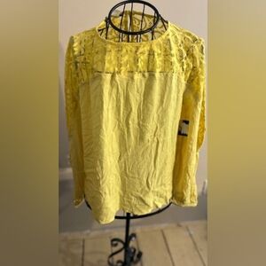 NEW $27 size medium womens shirt top long sleeved blouse yellow lace